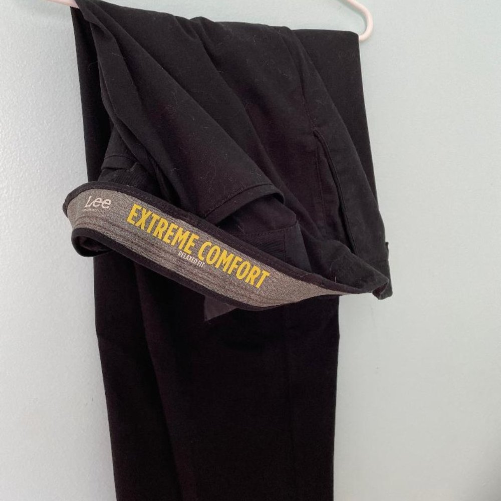 Lee Extreme Comfort Mens Black slacks 38 x 32